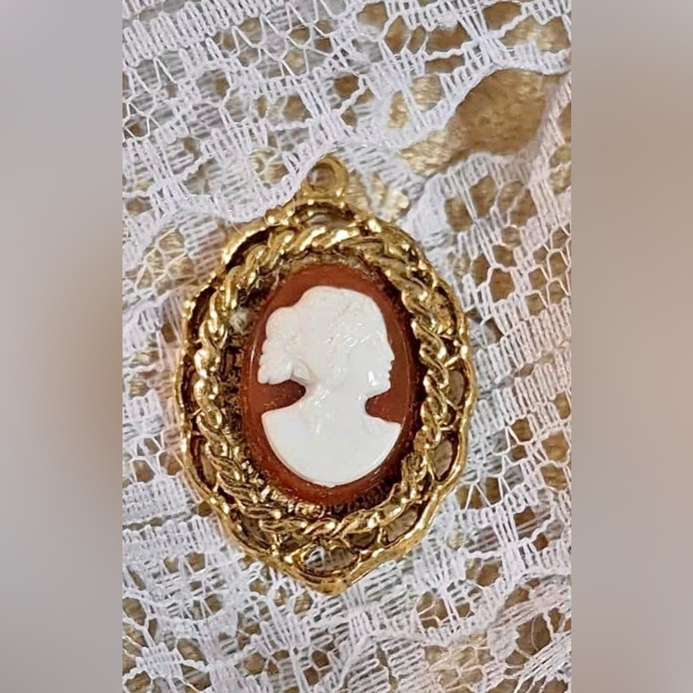 Vintage Cameo Pendant - Gold Ornate Frame - White Silhouette On Orange / Brown